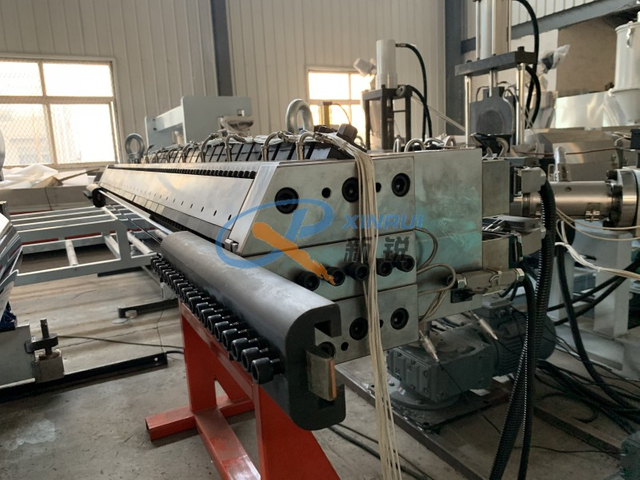 ABS PC PS PP PE Machine d'extrusion de plaque de planche à feuille PP