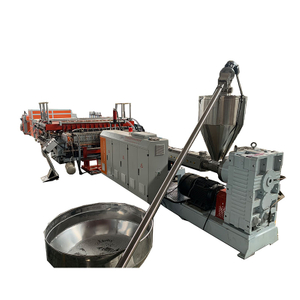 Machine de fabrication en plastique creuses ondulé