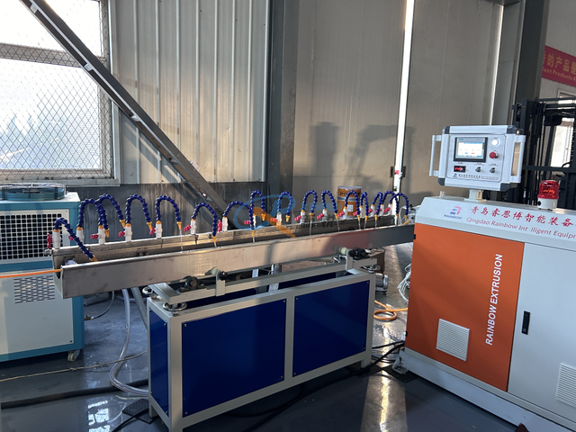 Machine de tuyaux de jardin PVC