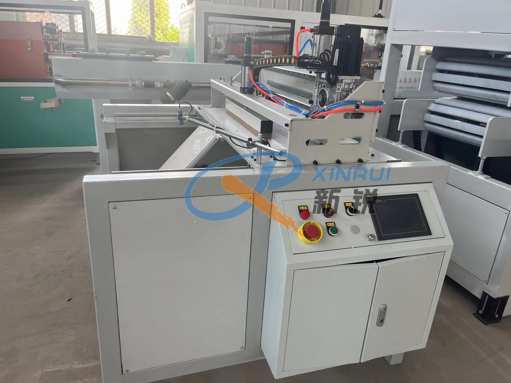 Machine de panneau de plafond PVC (7)