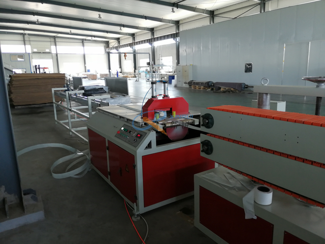 Ligne de production de profil de surhmat PC