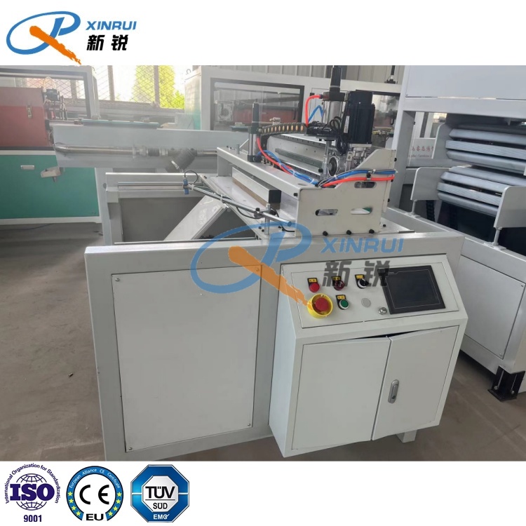 Machine &agrave; panneaux de plafond en PVC